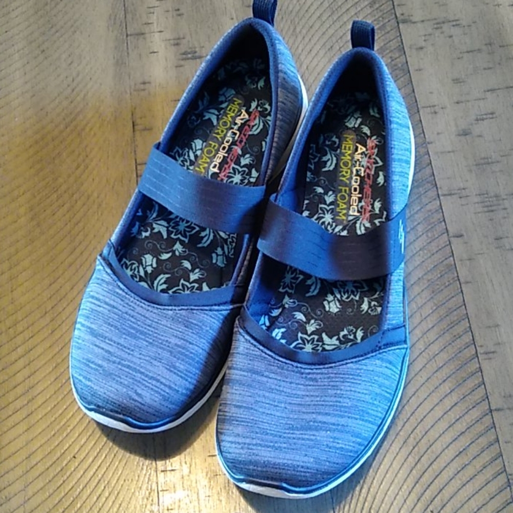 Sketchers new no tags size 10 blue slip on shoes